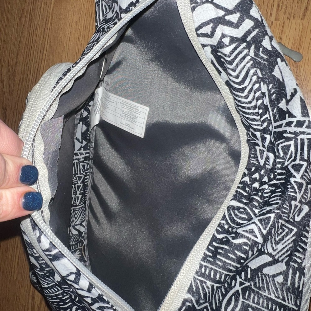 Eddie Bauer Bag - Picture 2 of 5